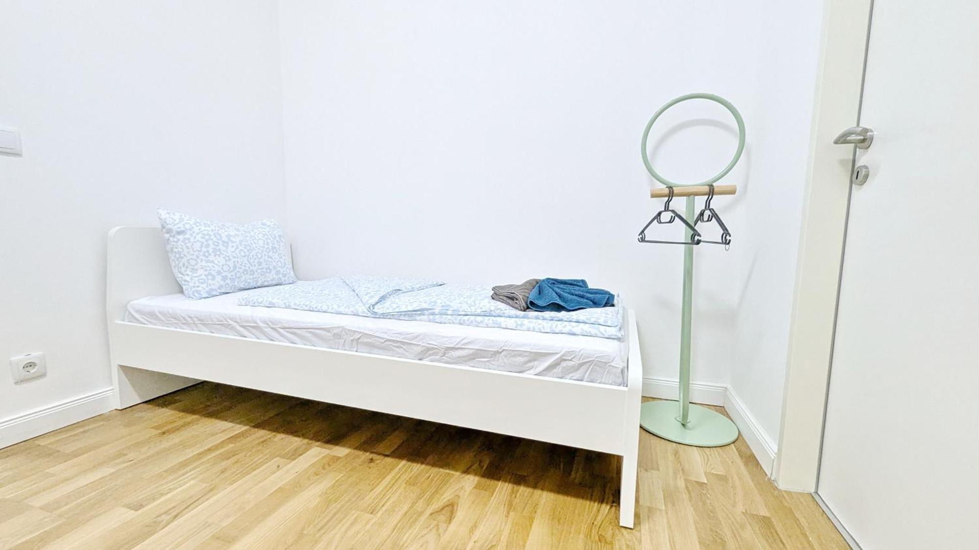 Spacious In A Lively Area Wien